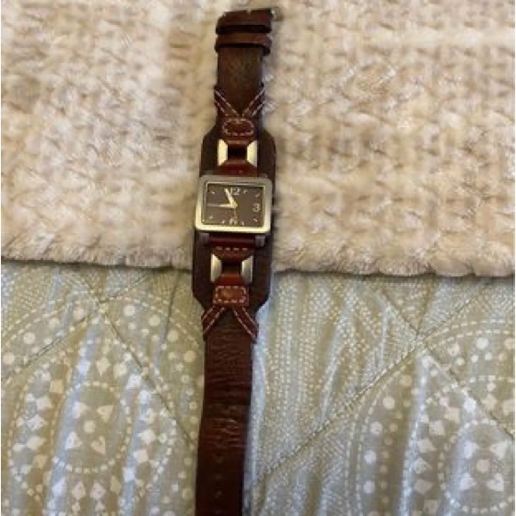 Woman’s Fossil watch - Picture 1 of 1